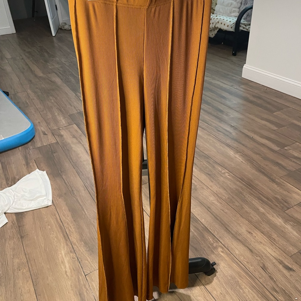 Wide-Leg Women’s Pants in Rust Brown